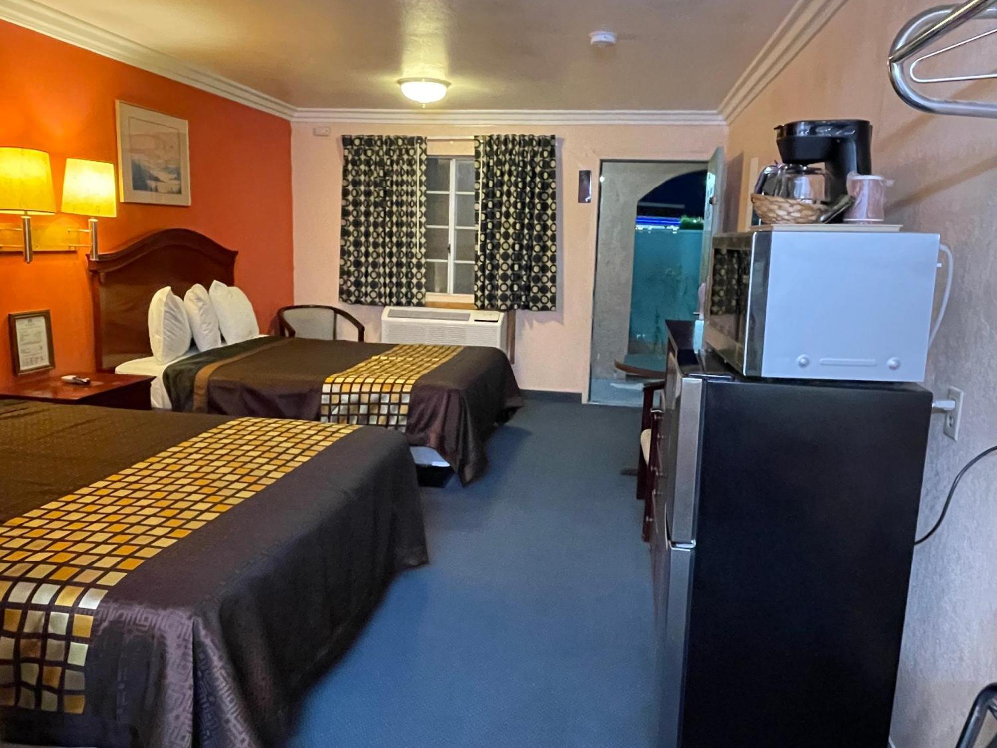 מוהאבי Aerospace Inn מראה חיצוני תמונה