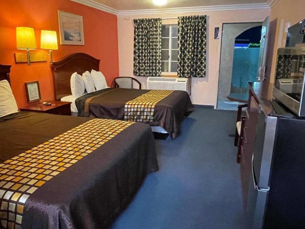 מוהאבי Aerospace Inn מראה חיצוני תמונה